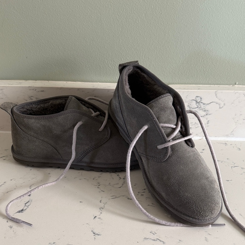 UGG teen boy Grey Suede Chukka Boots